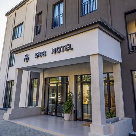 Sibb Hotel Тирана Екстериор снимка