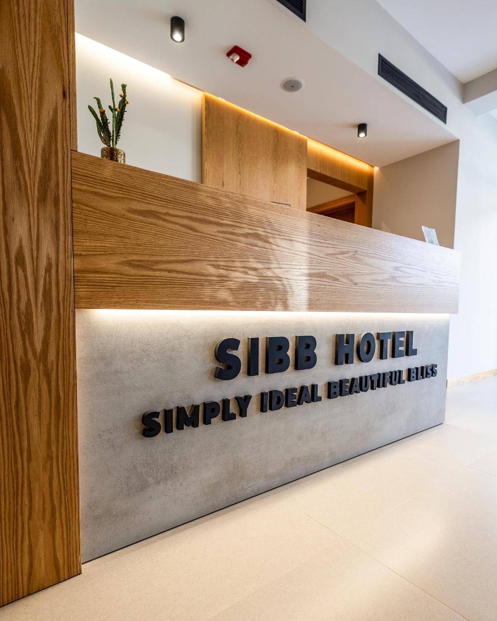 Sibb Hotel Тирана Екстериор снимка
