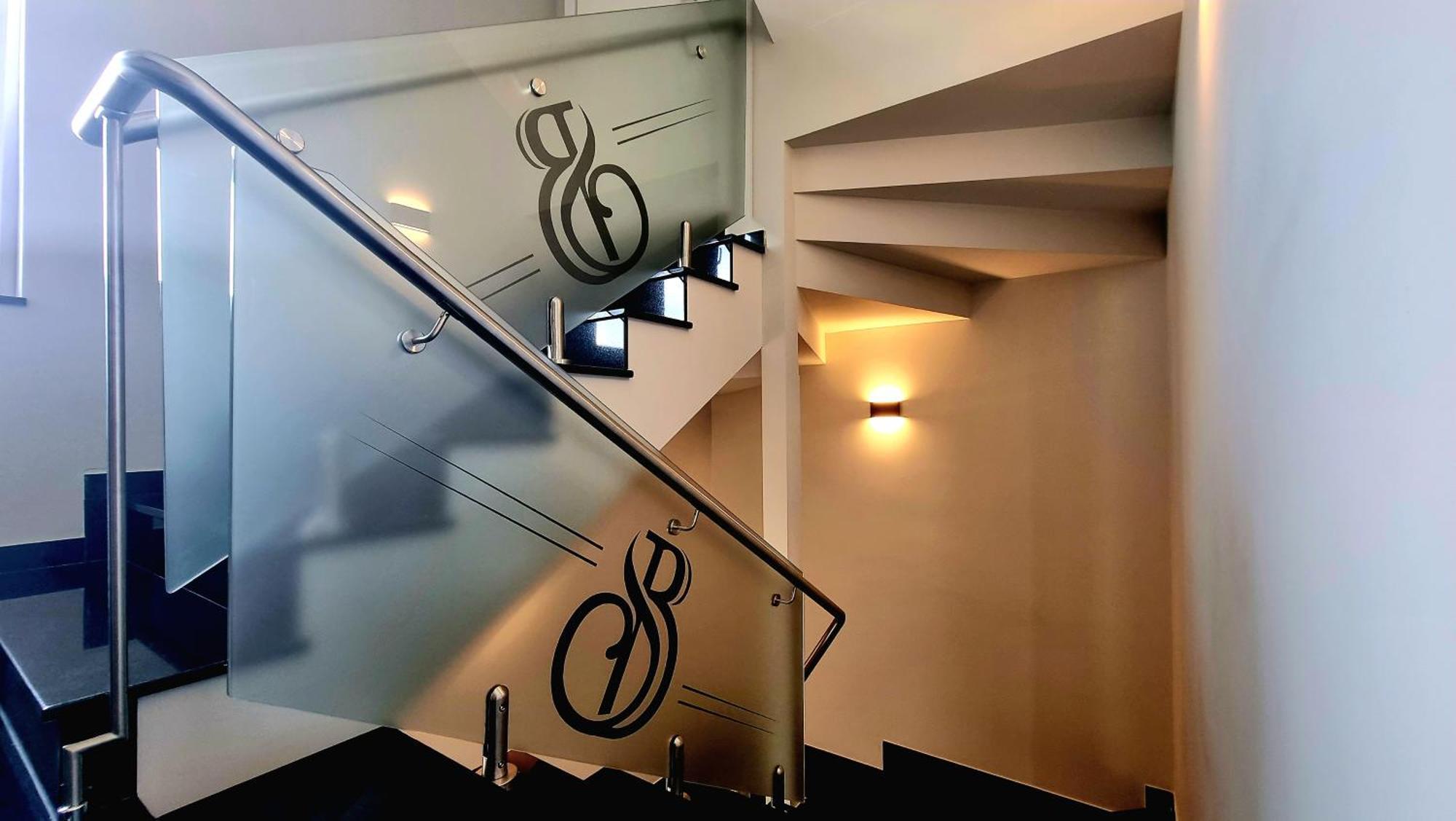 Sibb Hotel Тирана Екстериор снимка