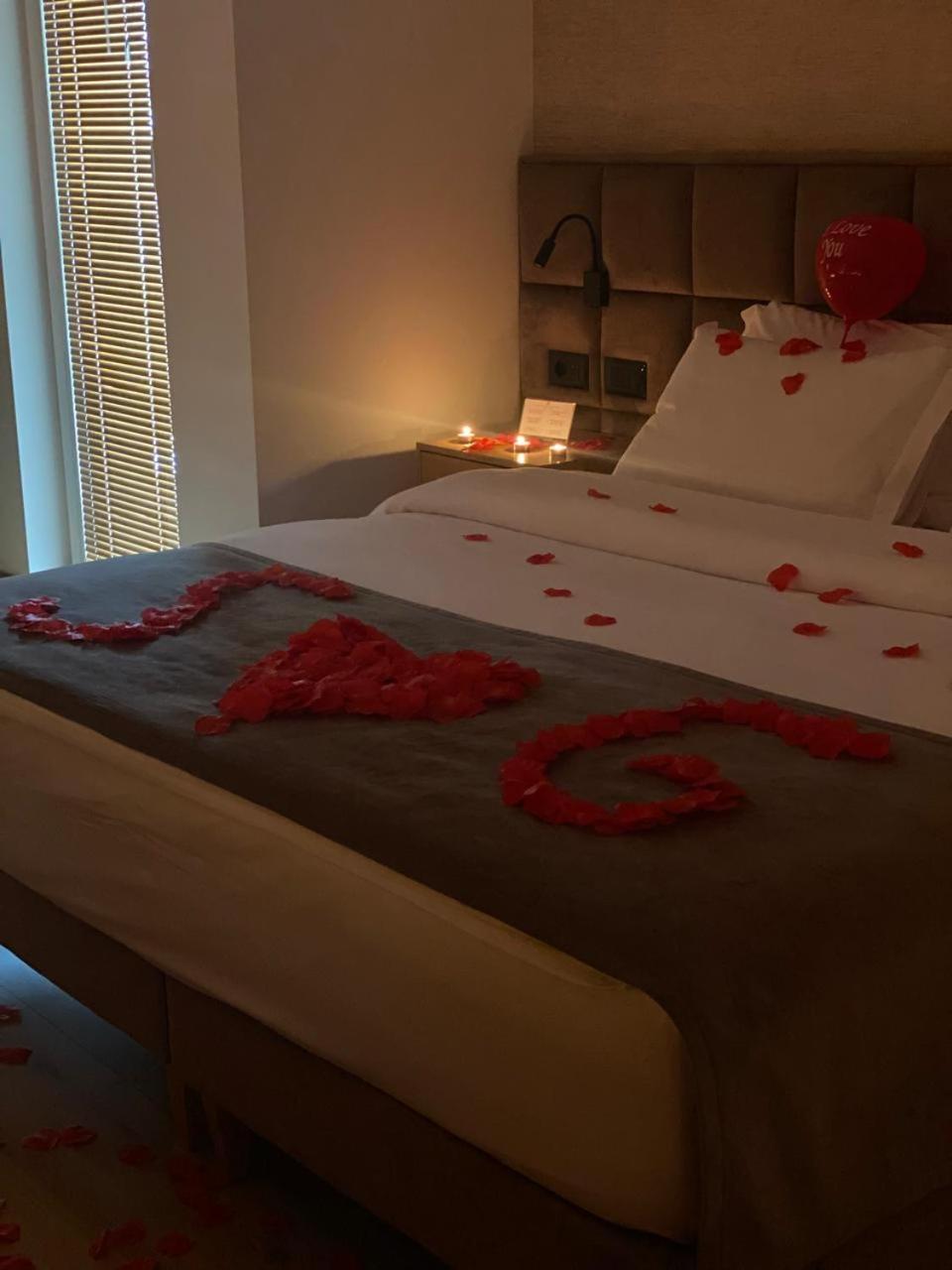 Sibb Hotel Тирана Екстериор снимка